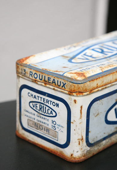 Boite ancienne Madame La Broc