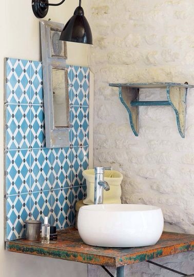 Carreaux de ciment dans une salle d'eau