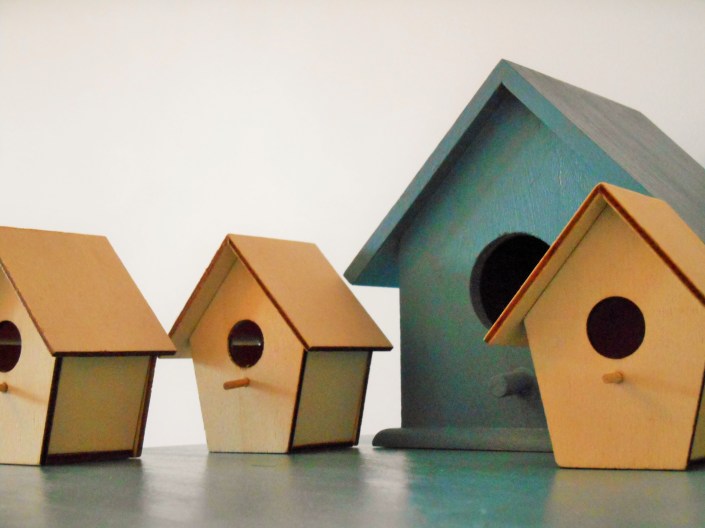 PEtites maisons en bois peintes